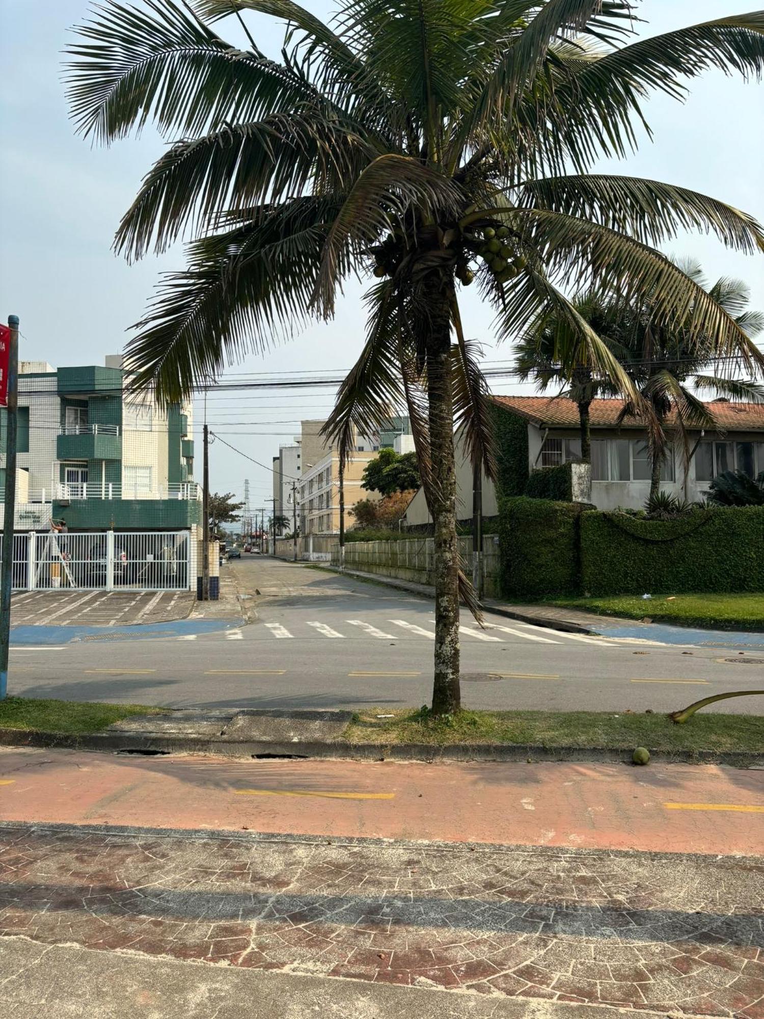 Ap 50 Metros Do Mar Lejlighed Mongaguá Eksteriør billede