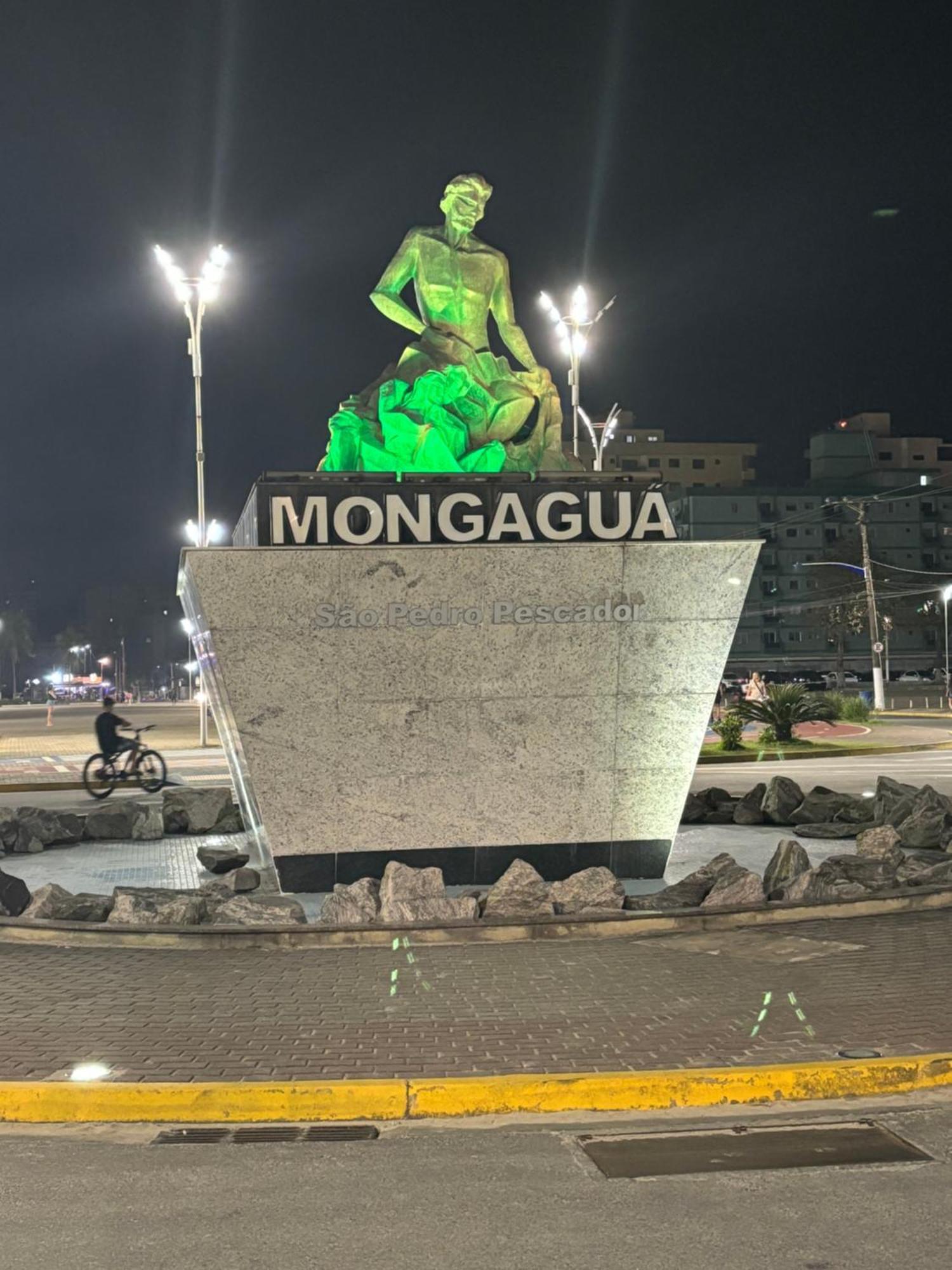 Ap 50 Metros Do Mar Lejlighed Mongaguá Eksteriør billede